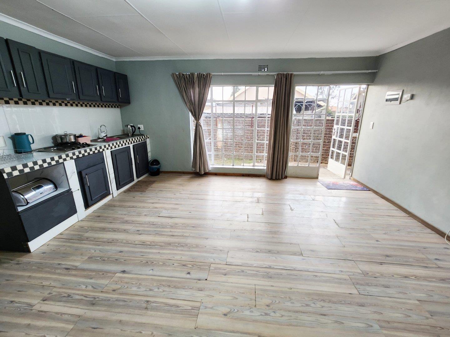 2 Bedroom Apartment / flat to rent in New Modder P24114609023