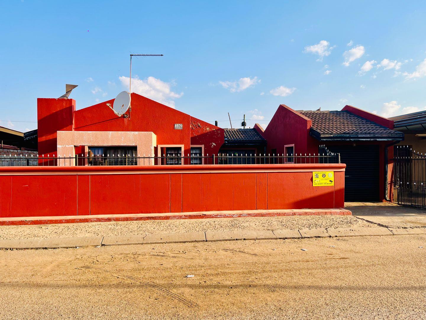 3 Bedroom House for sale in Tokoza Gardens P24114609053