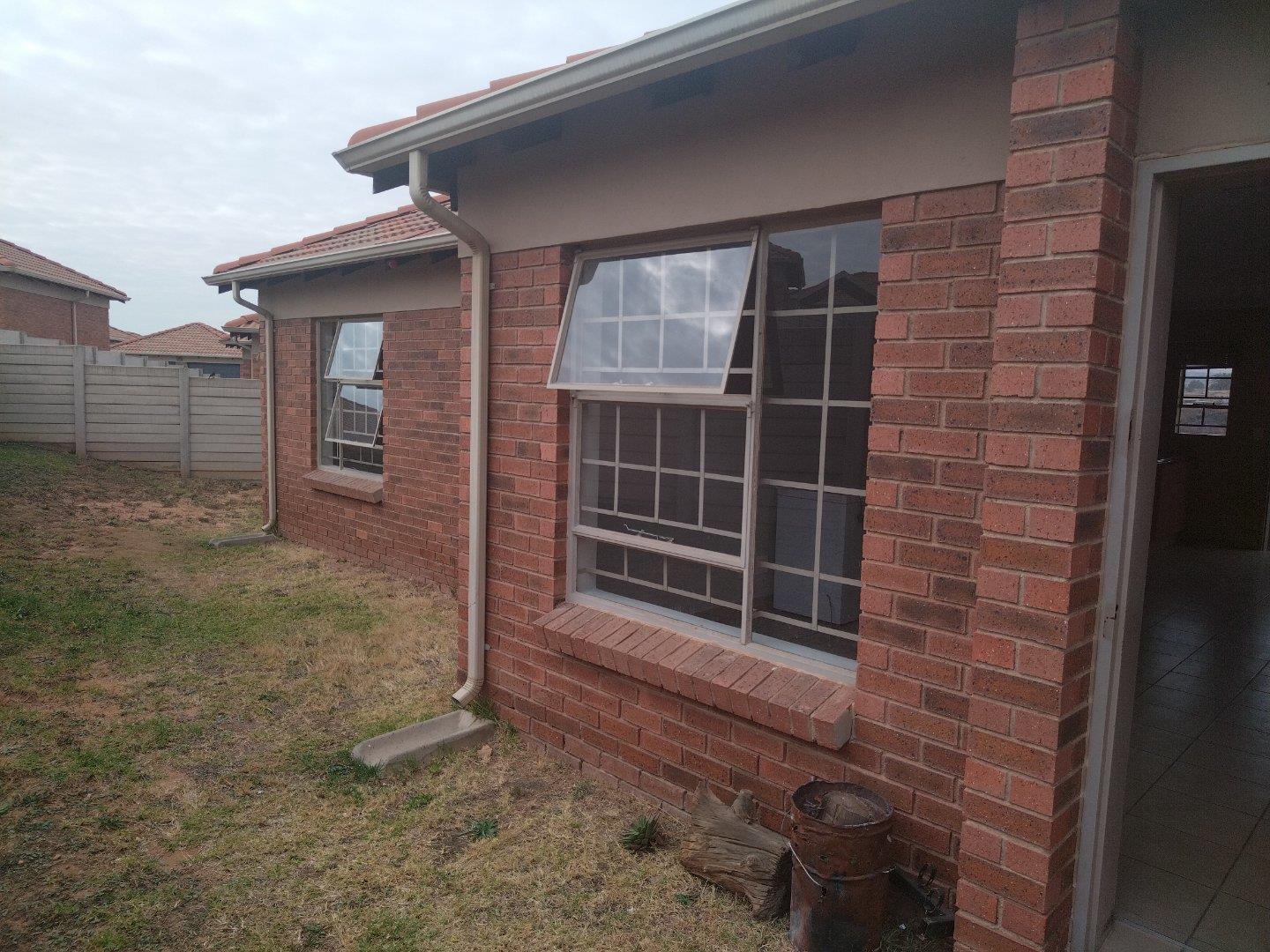 Thatch Hill Estate Property Property and houses to rent in Thatch Hill Estate