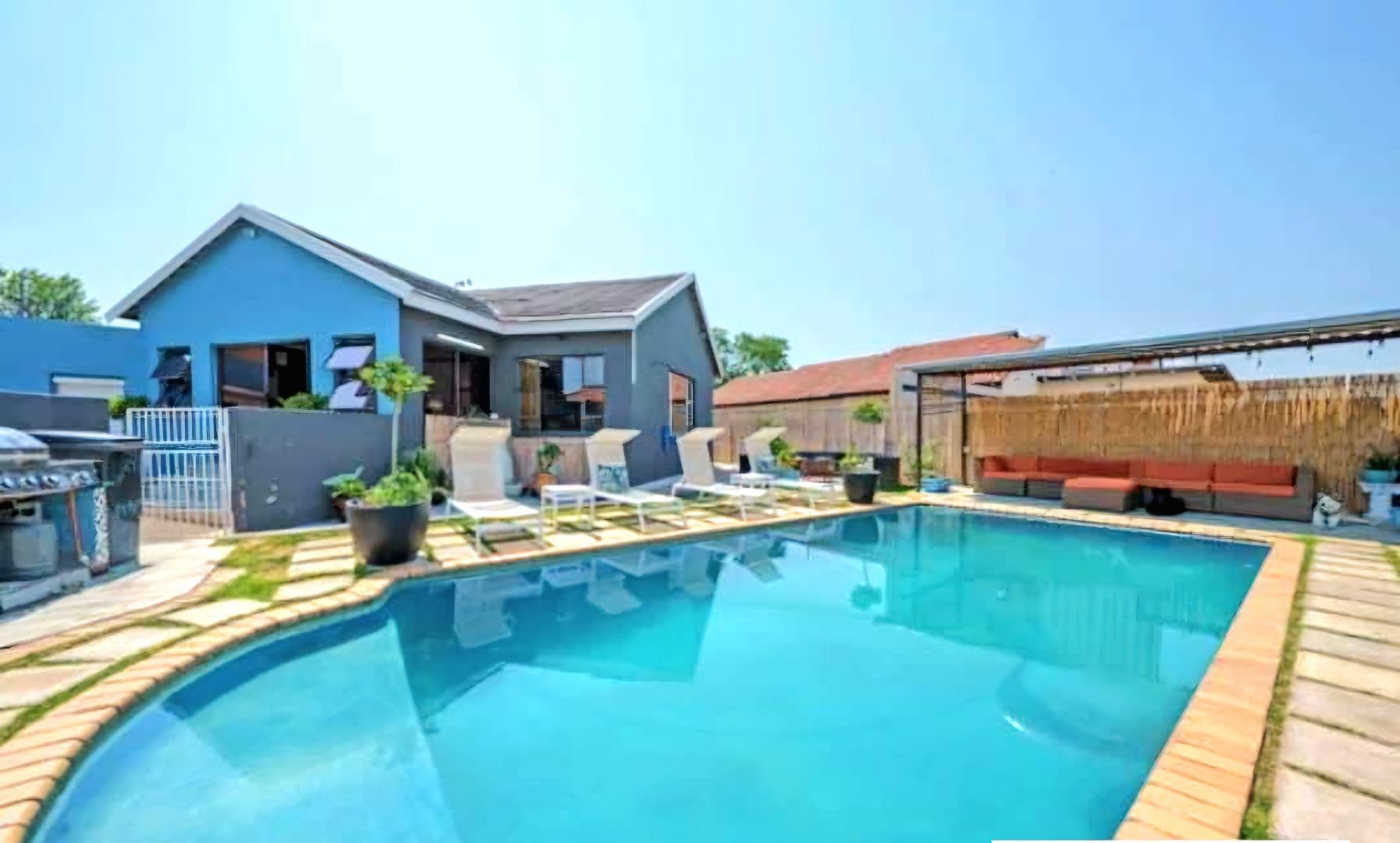 3 Bedroom House for sale in Eldorado Park 14lm Viscount Road P24