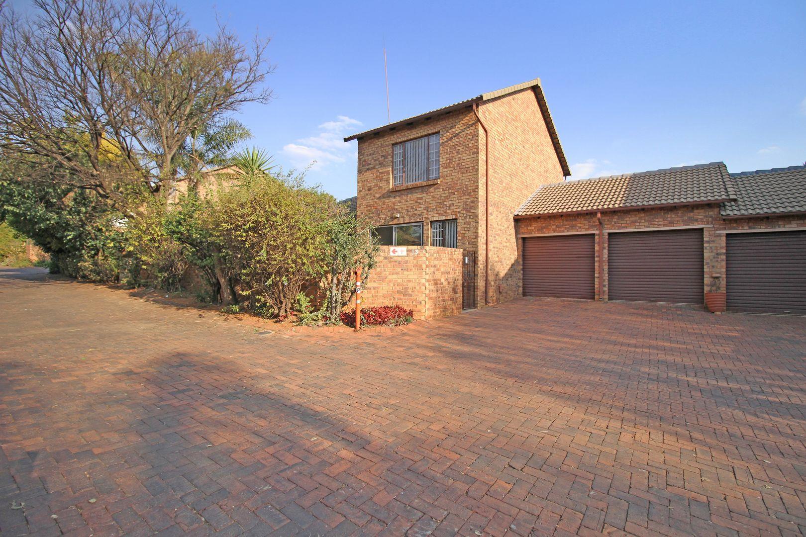 3 Bedroom Townhouse for sale in Weltevreden Park 13 Imola, 1075