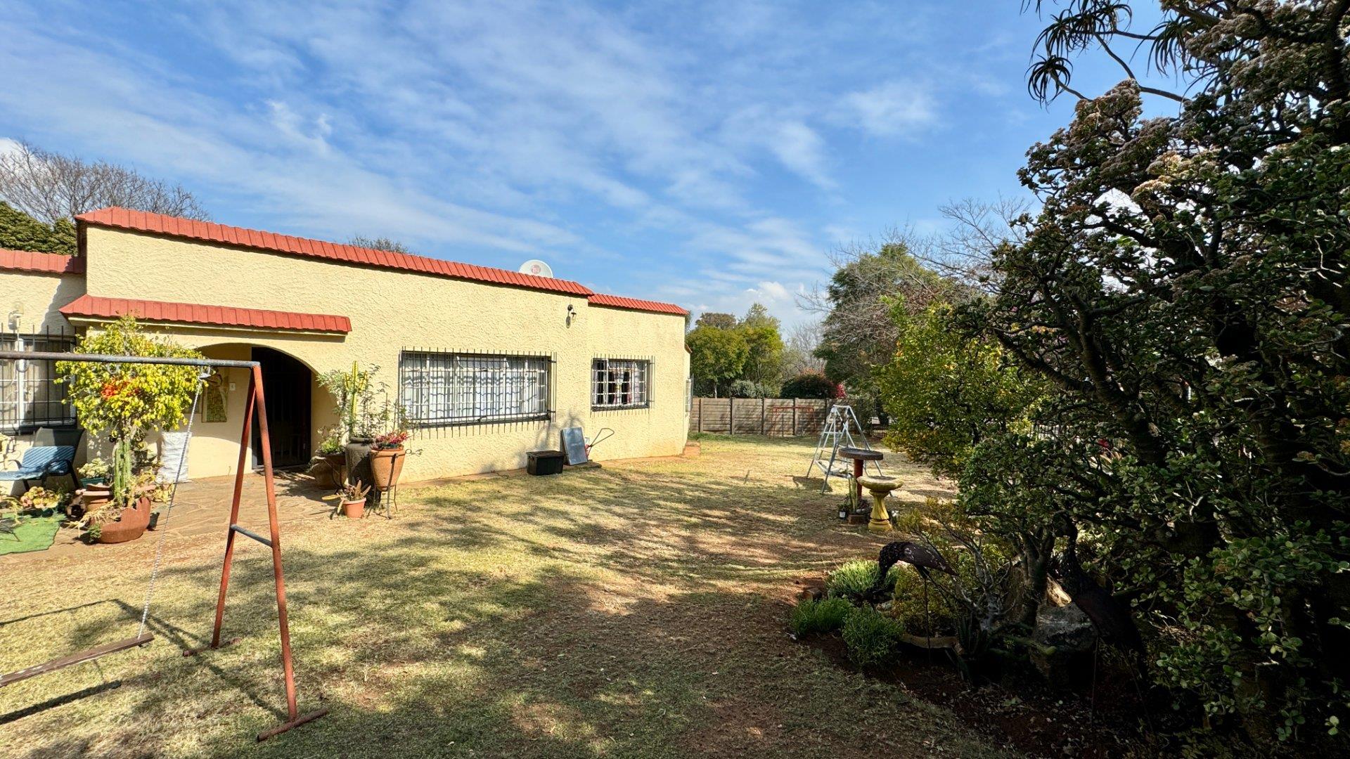 3 Bedroom House for sale in Lyttelton Manor P24114612270