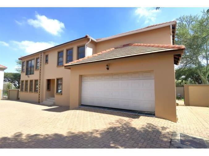 6 Bedroom House to Rent in Valley View Estate