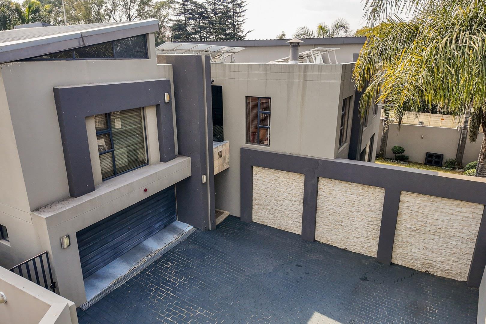 3 Bedroom House for sale in Senderwood P24114612411