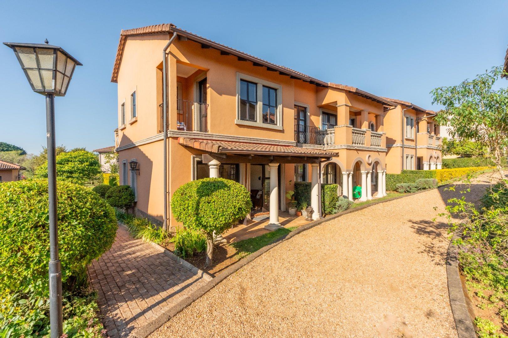 2 Bedroom Townhouse for sale in Plantations Estate P24114613586