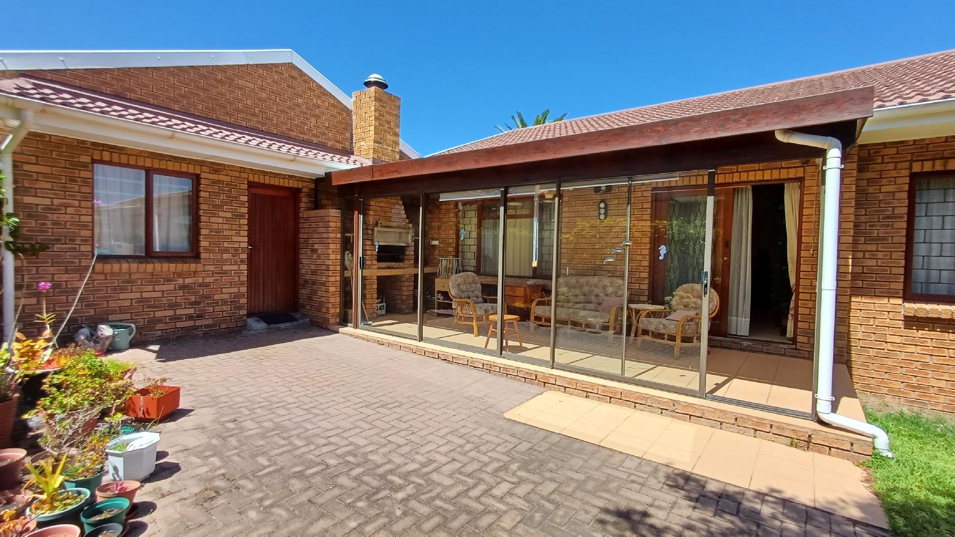 Bayview, Hartenbos Property Property and houses for sale in Bayview