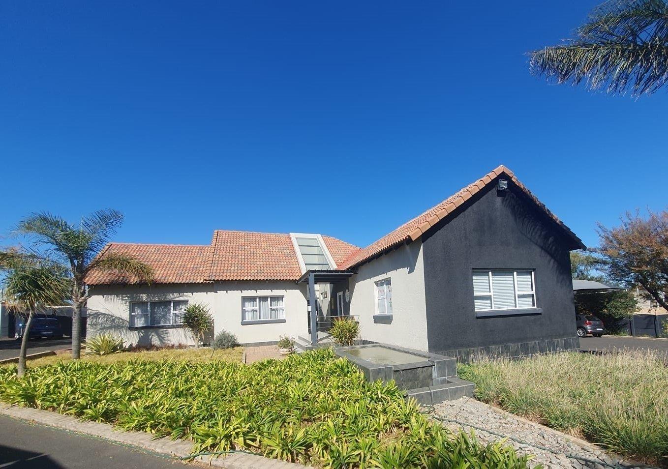 Lakefield Property Property and houses to rent in Lakefield