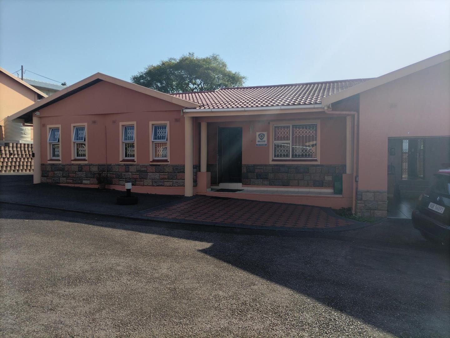 3 Bedroom Townhouse for sale in Northdene P24114616227