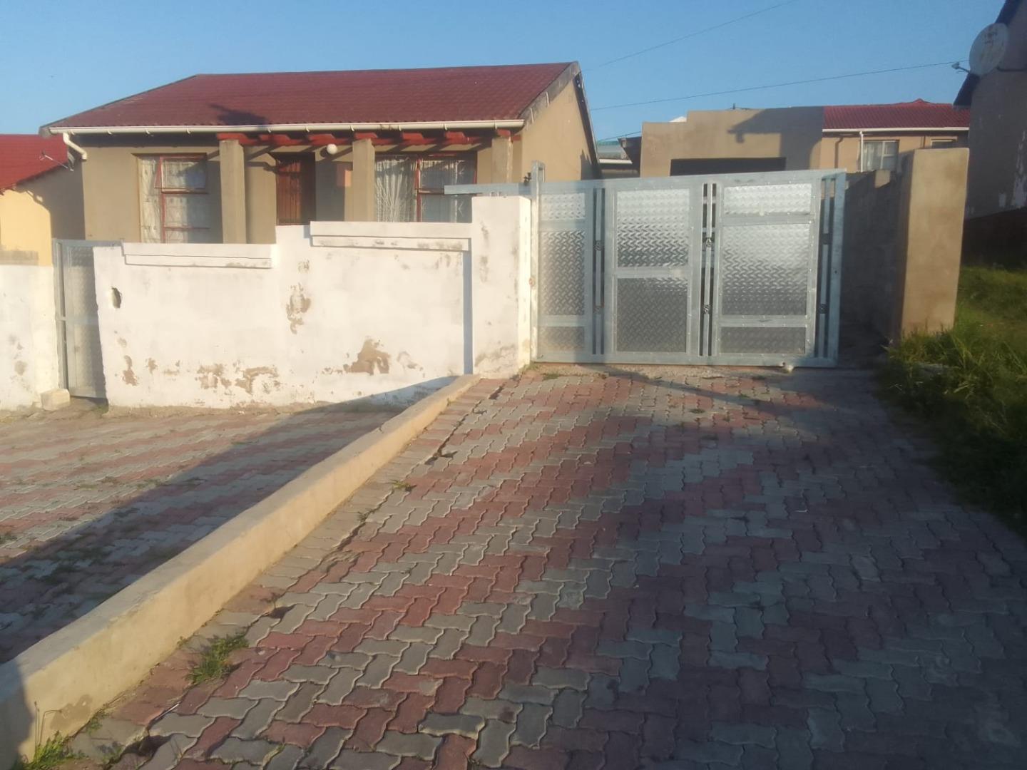 2 Bedroom House for sale in Mdantsane P24114617494