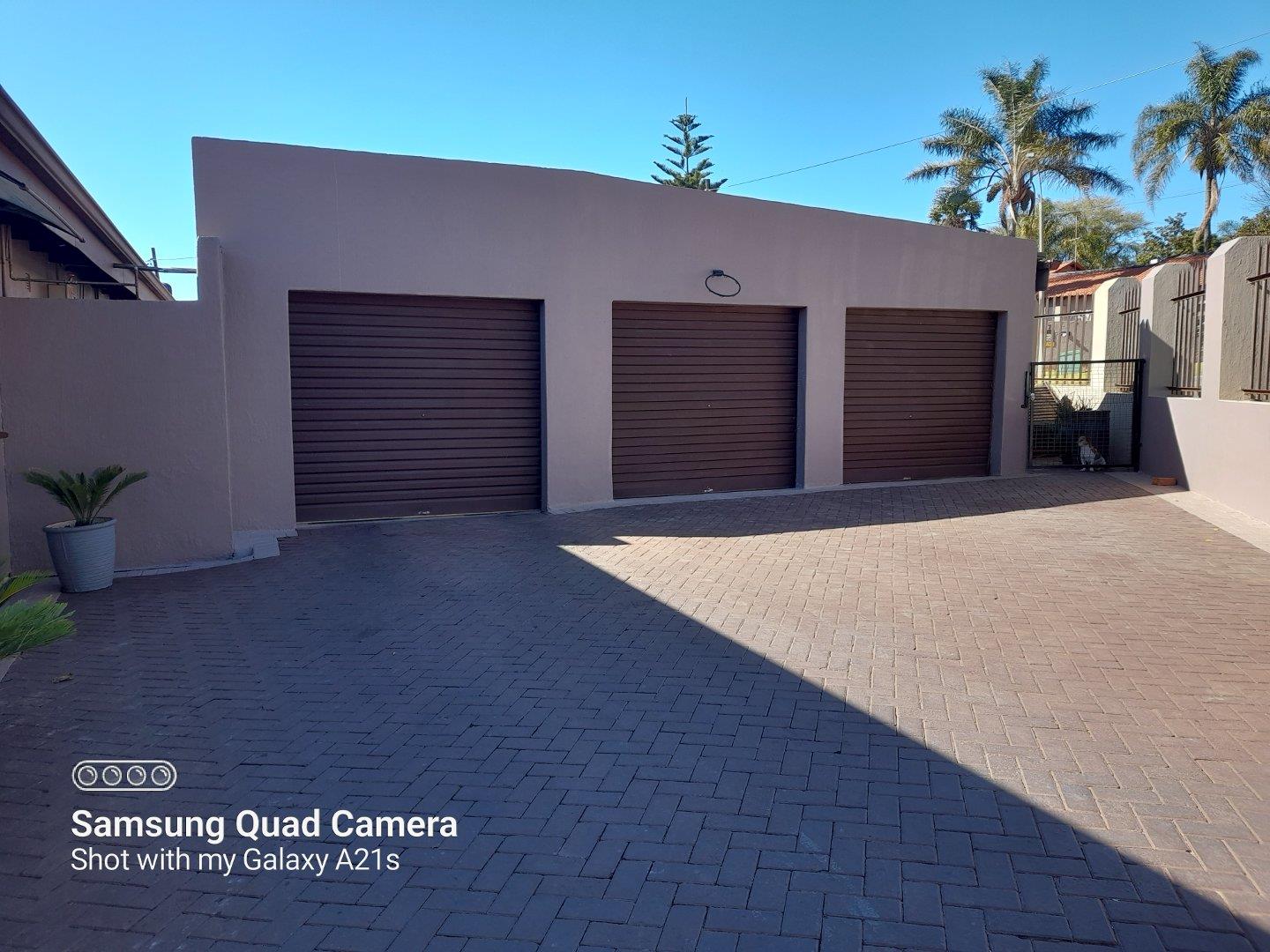 4 Bedroom House for sale in Weltevreden Park 4 Worsboom Street P24