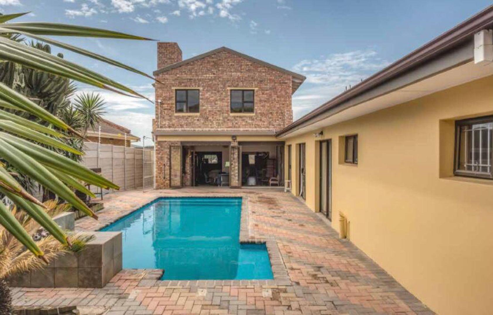 5 Bedroom House for sale in Bluewater Bay P24114618691