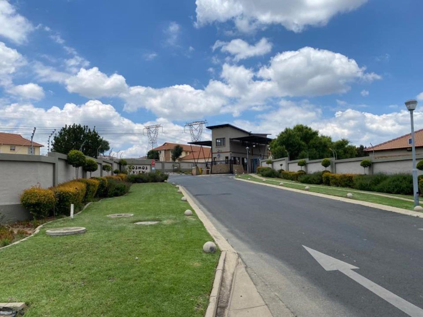 2 Bedroom Apartment / flat for sale in Kosmosdal 8 Cosmos View Estate