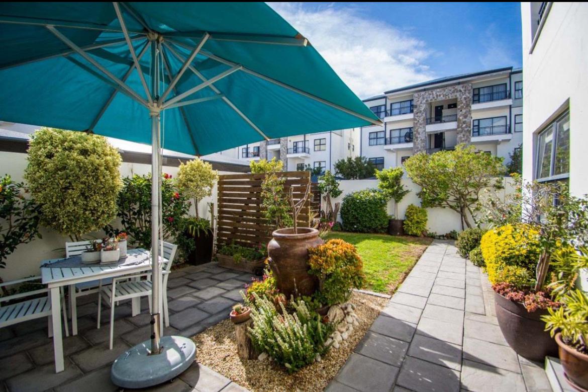 3 Bedroom Apartment / flat to rent in Paardevlei P24114618816