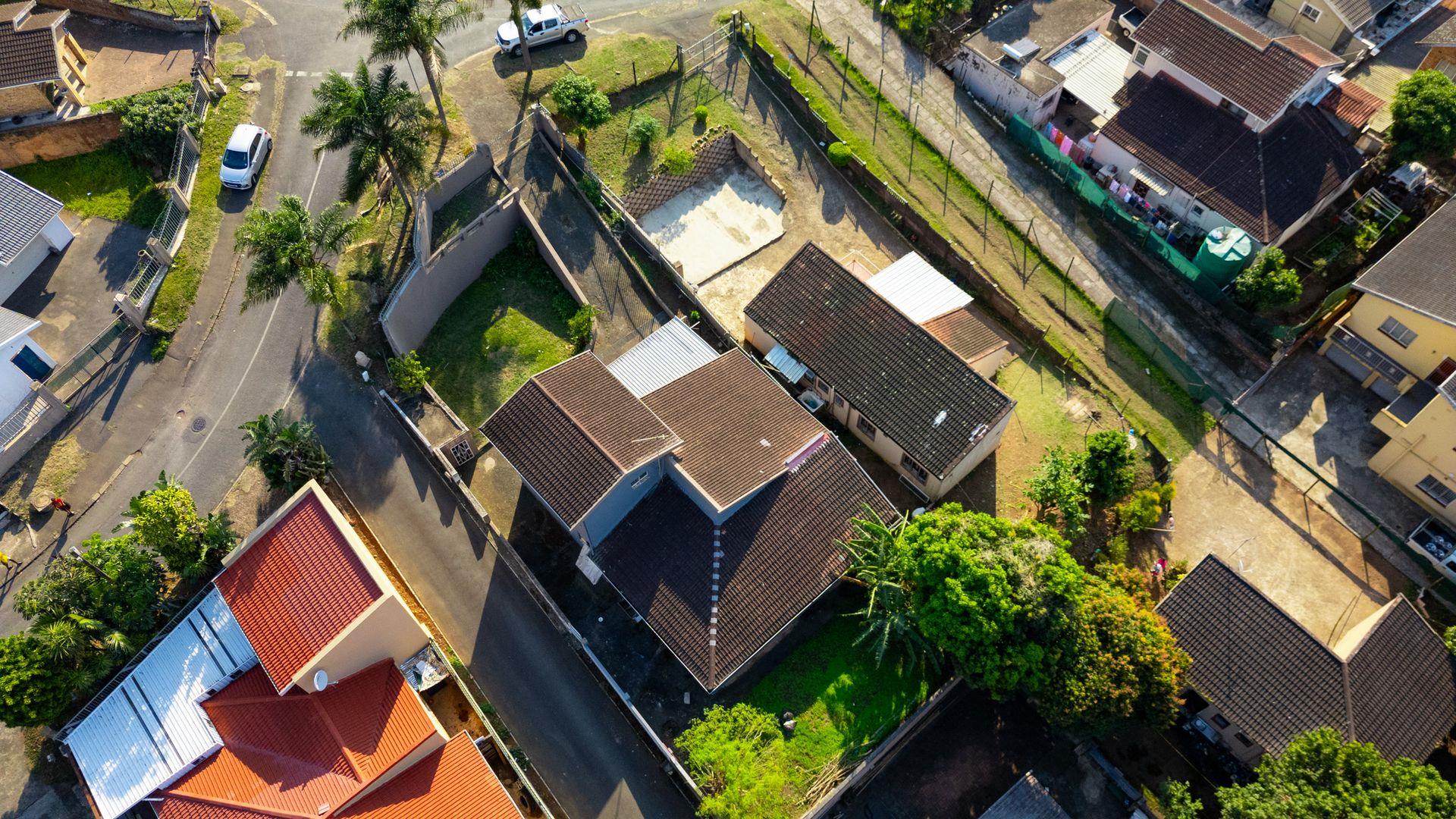 4 Bedroom House for sale in Flamingo Heights 9 Sastri Circle P24