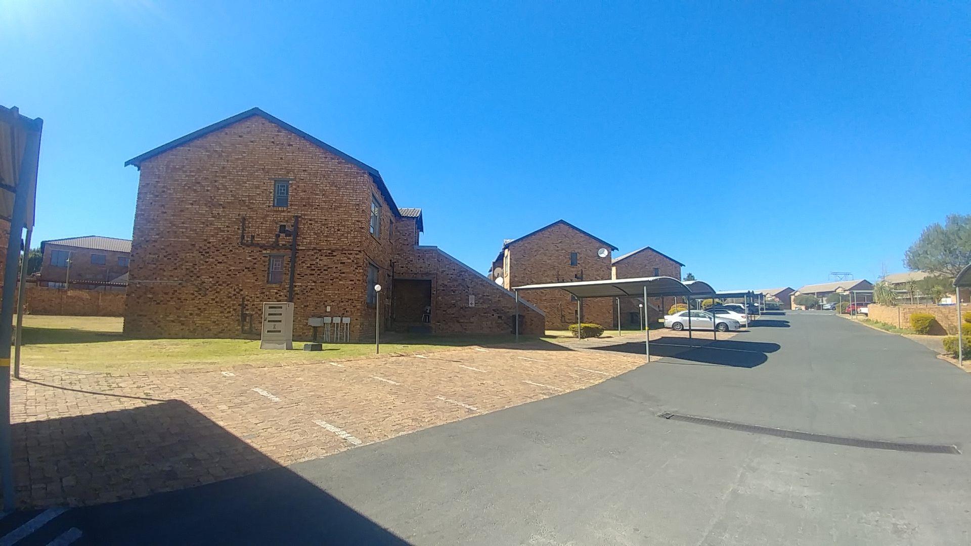 2 Bedroom Apartment / flat for sale in Arundo Estate P24114620261