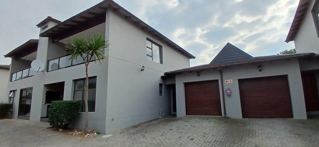 3 Bedroom Townhouse for sale in Wavecrest P24114621855