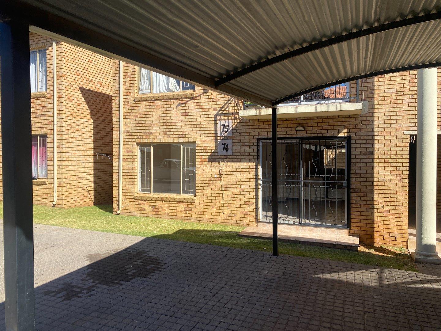 2 Bedroom Apartment / flat to rent in Greenhills Rosewood, 1