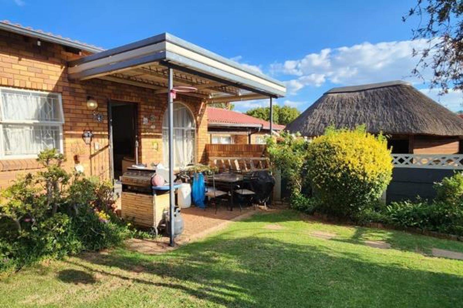 3 Bedroom Townhouse for sale in Meredale 10 The Meadows, 15 Lark