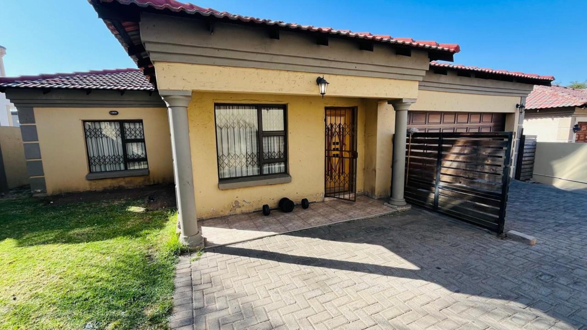 3 Bedroom House to rent in Reyno Ridge P24114622898