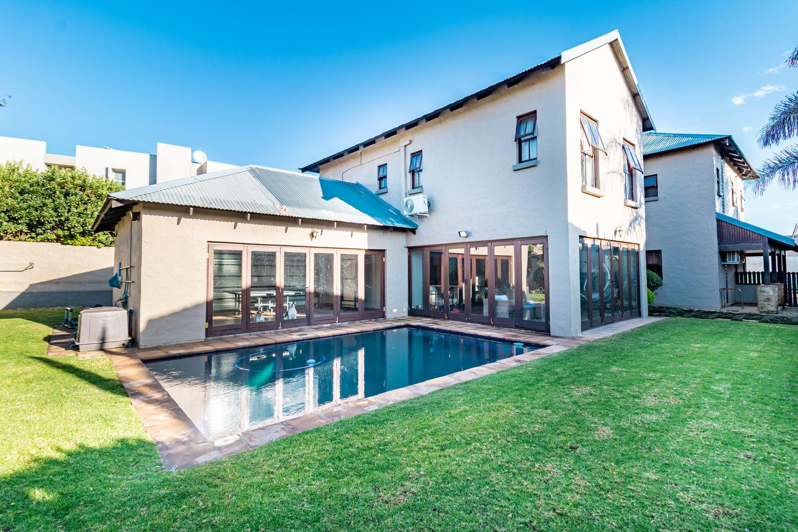 4 Bedroom House for sale in Silverwoods Country Estate P24114623548