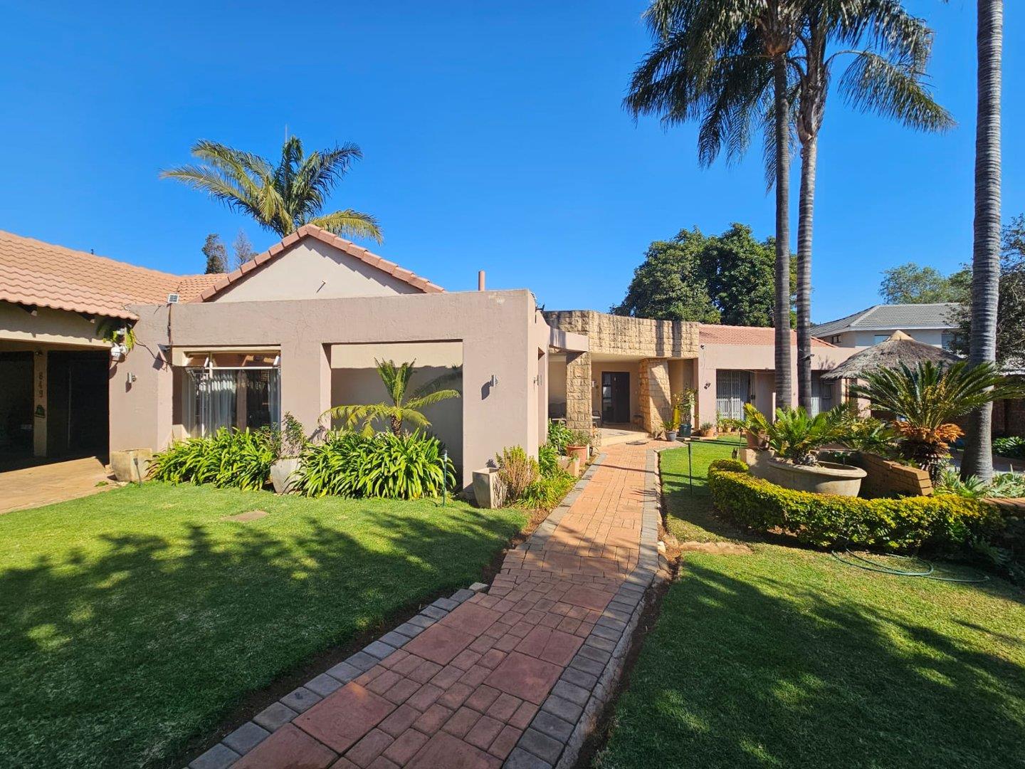 4 Bedroom House for sale in Wingate Park P24114623662