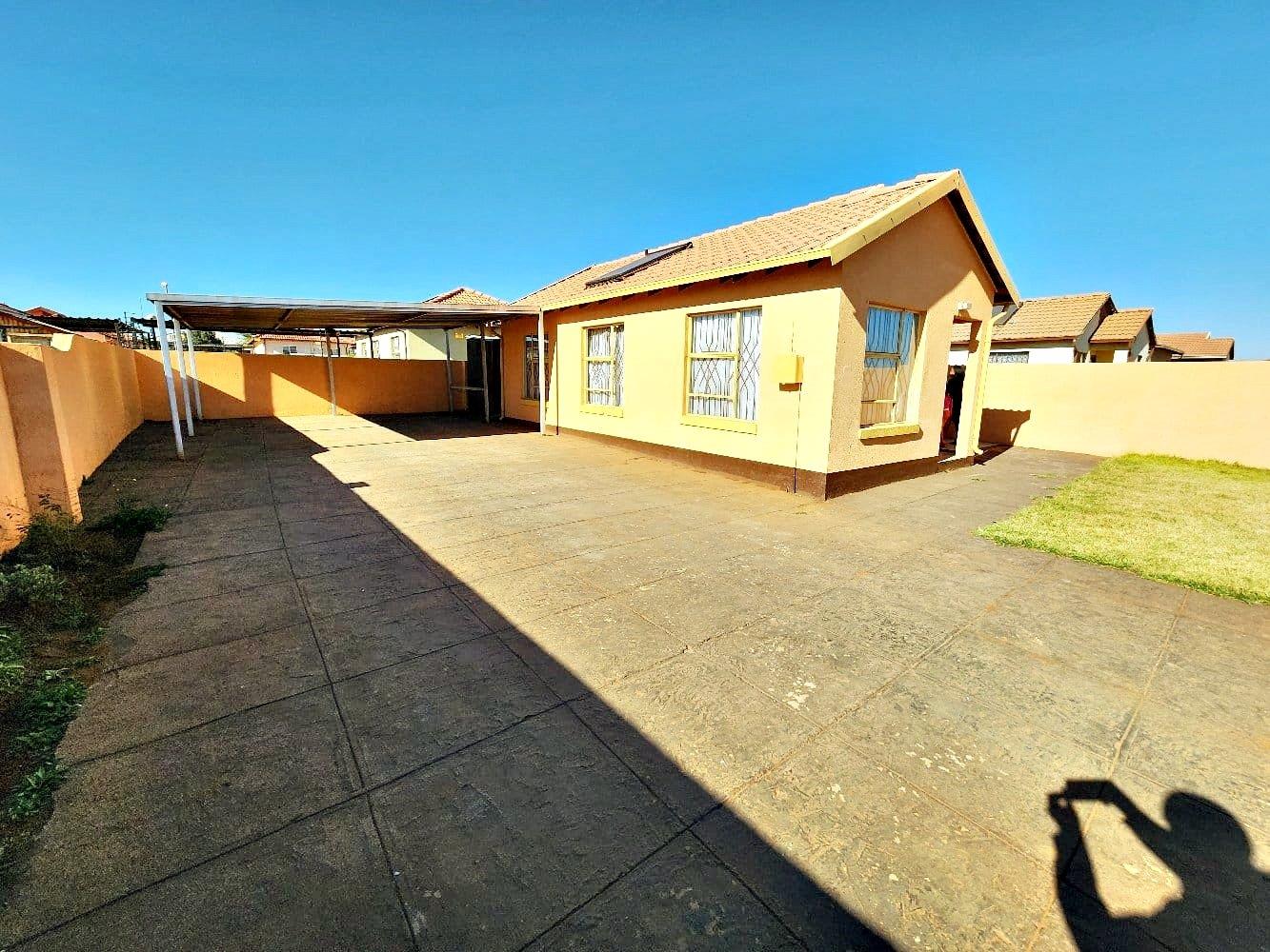 3 Bedroom House to rent in Dawn Park P24114623732