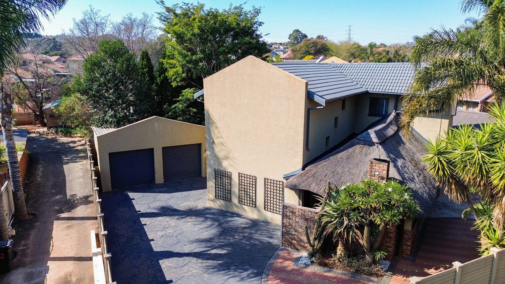 3 Bedroom House for sale in Pierre Van Ryneveld P24114628942