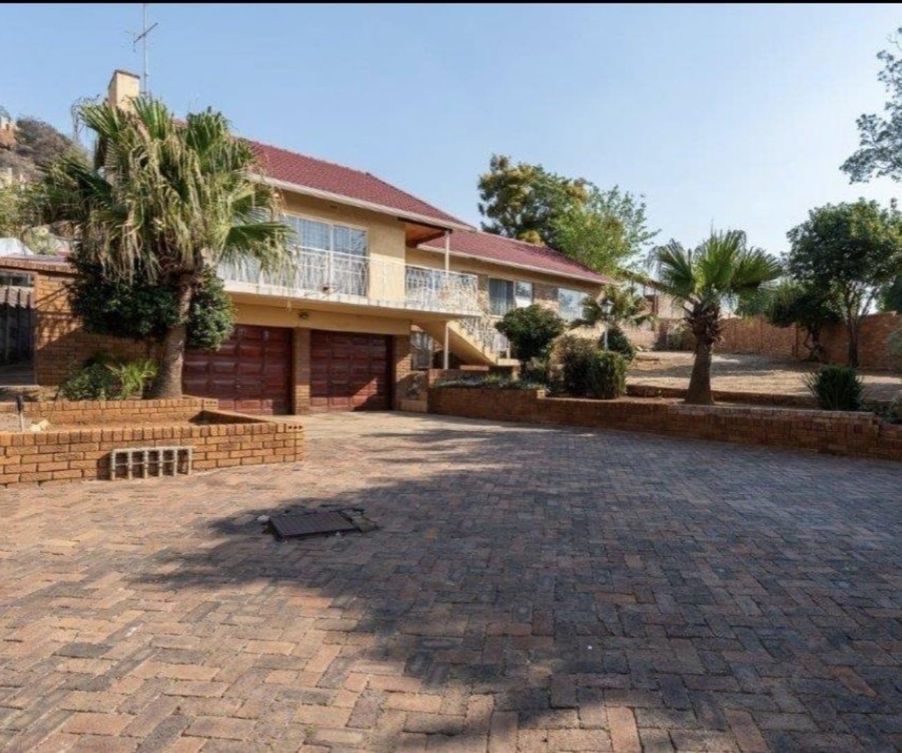 4 Bedroom House for sale in Glenanda P24114630275