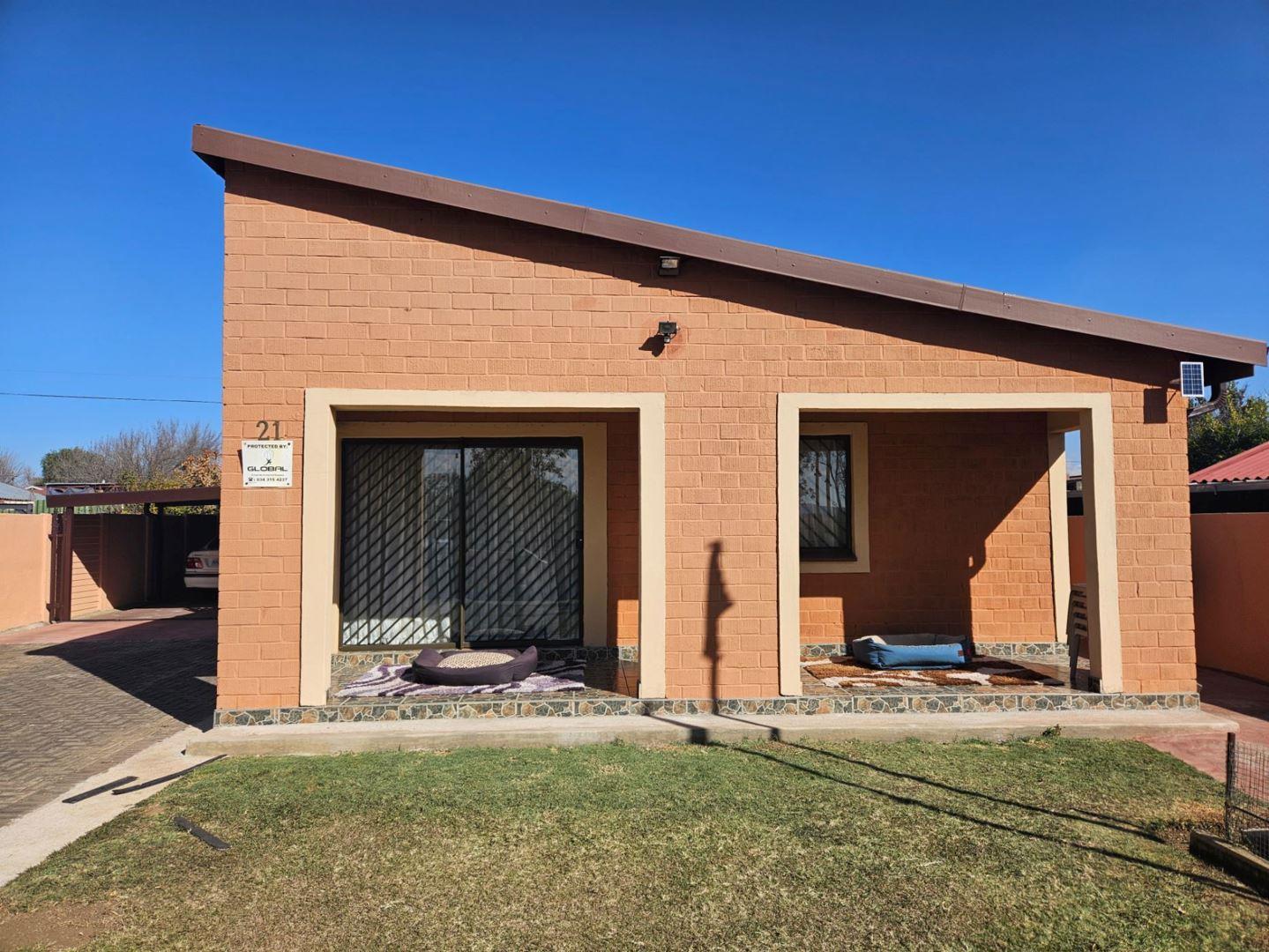 Fernwood, Newcastle Property Property and houses for sale in Fernwood