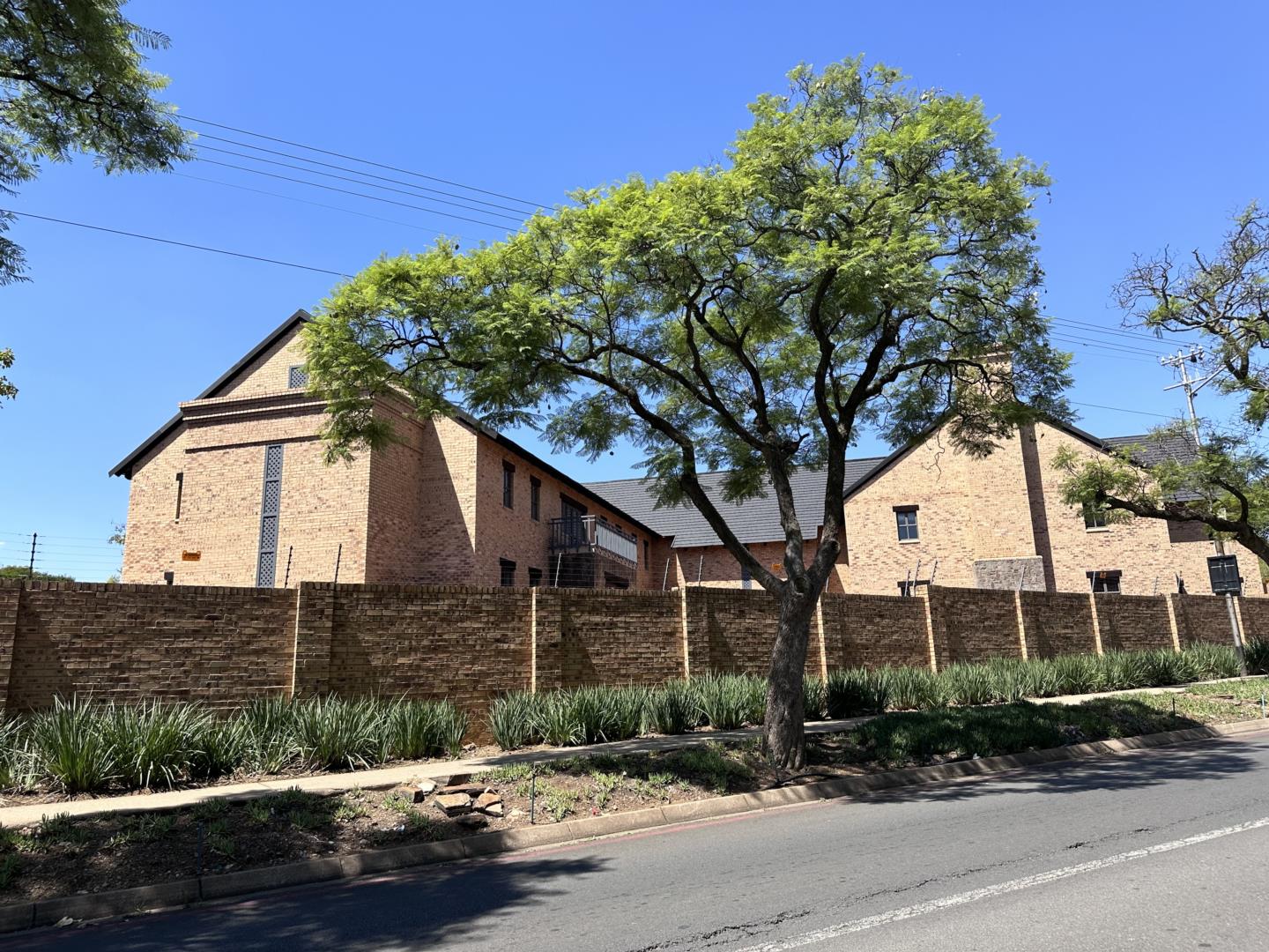 Menlo Park Property Commercial property to rent in Menlo Park