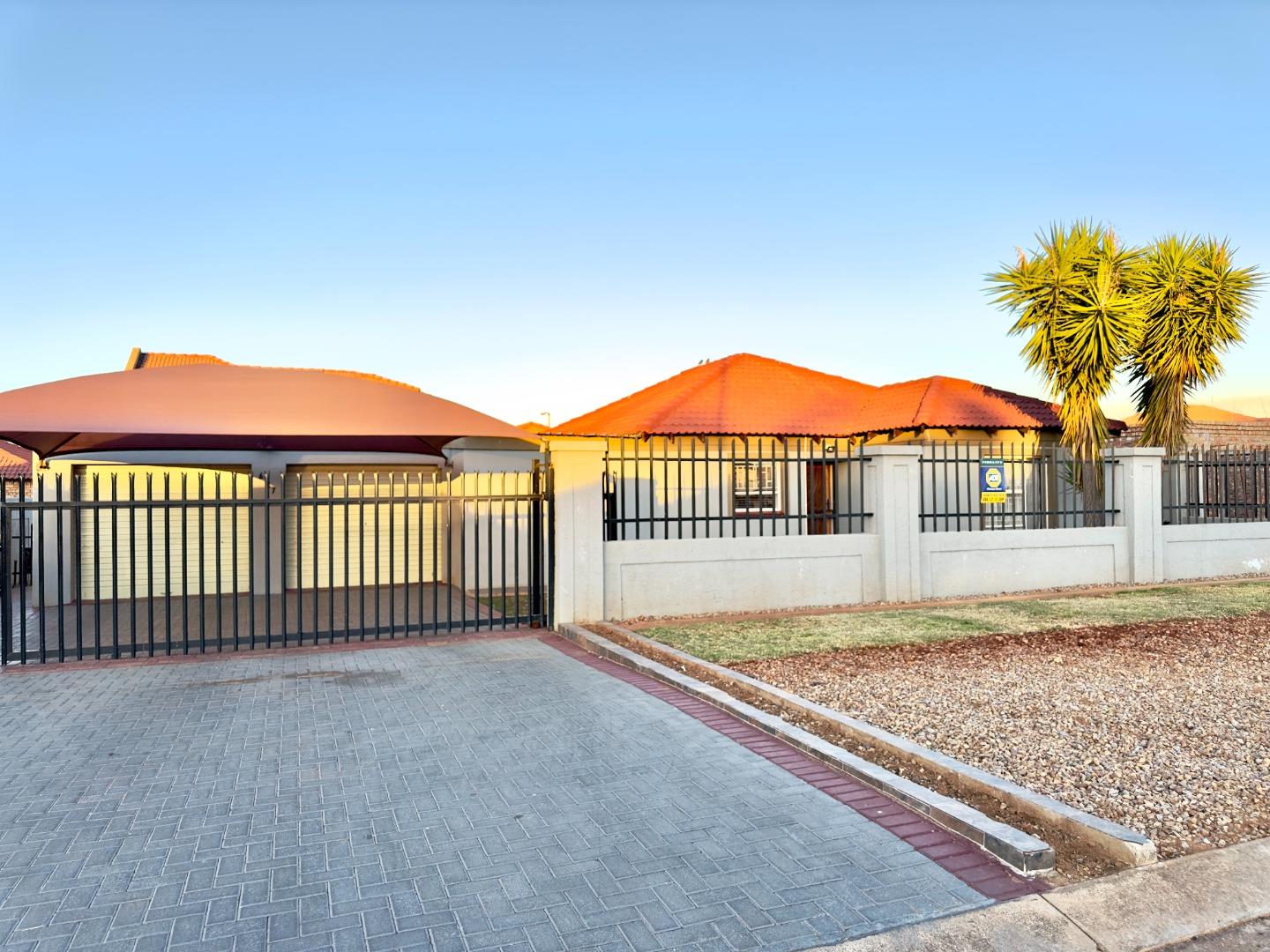 3 Bedroom House for sale in Karenpark P24114632766