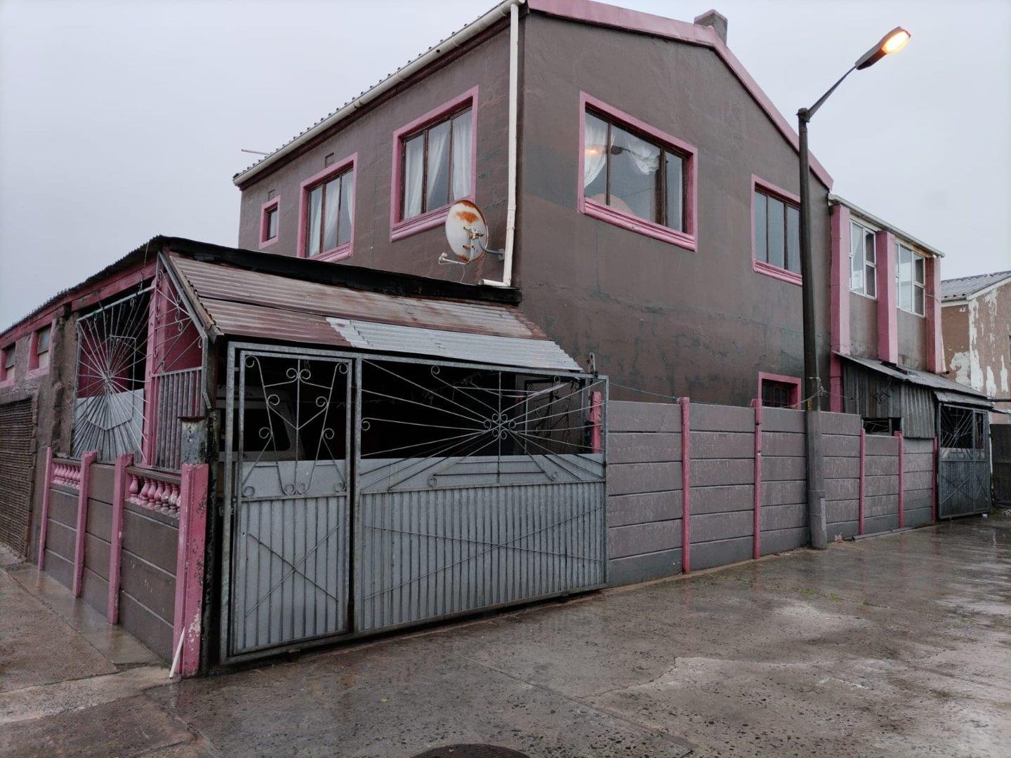 5 Bedroom House for sale in Beacon Valley P24114634094