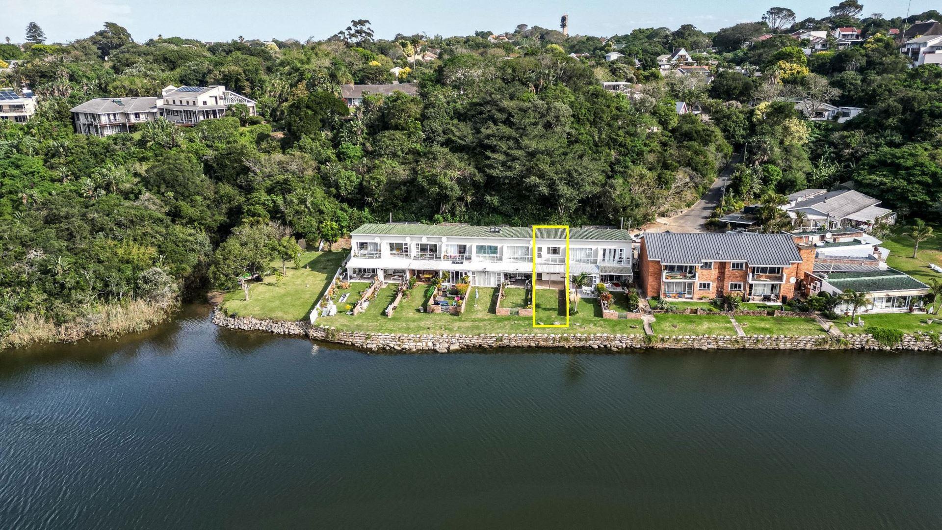 2 Bedroom Townhouse for sale in Bonza Bay P24114613902