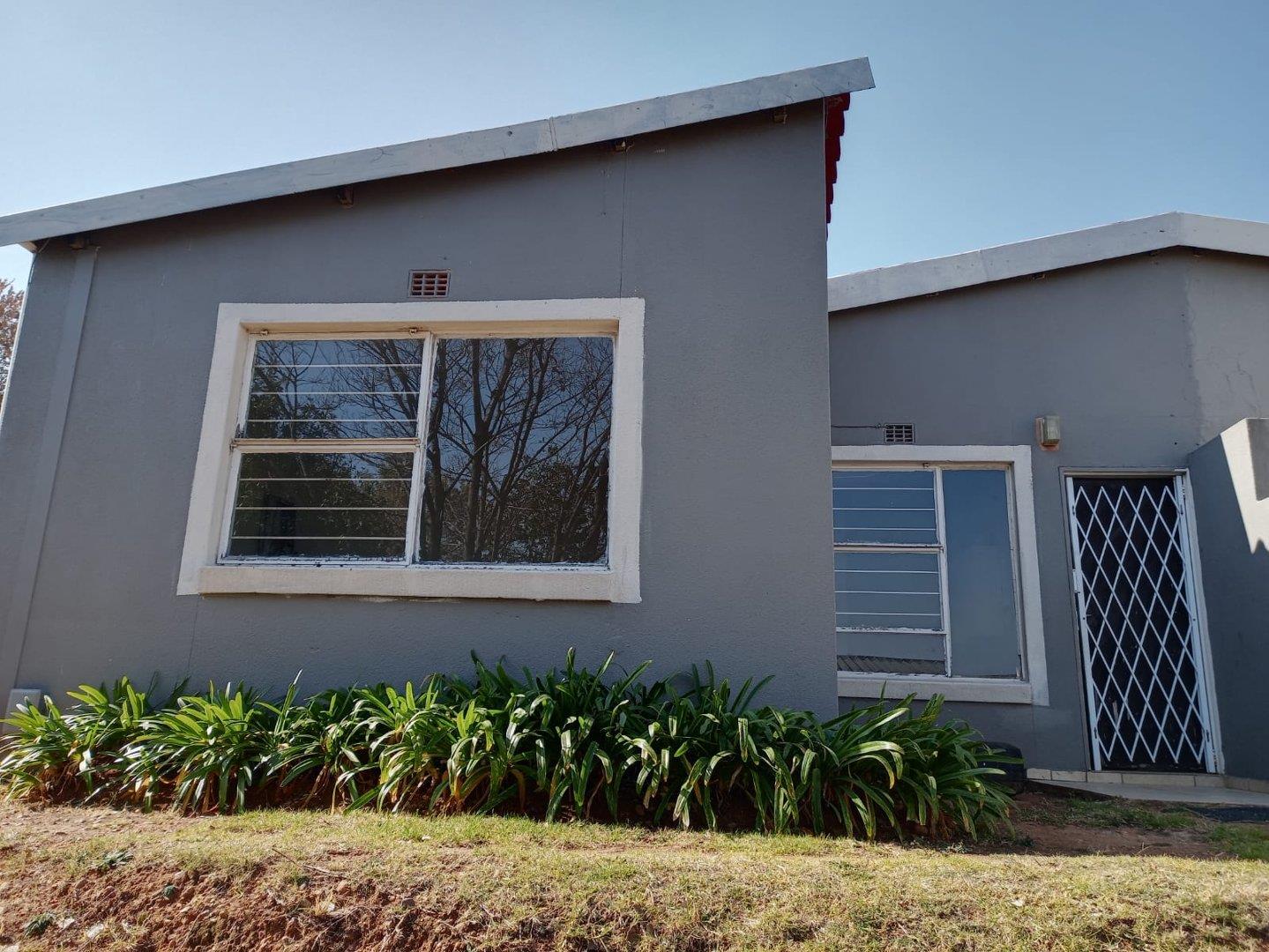 3 Bedroom Apartment / flat for sale in Ridgeway 45 Lion Ridge, 39