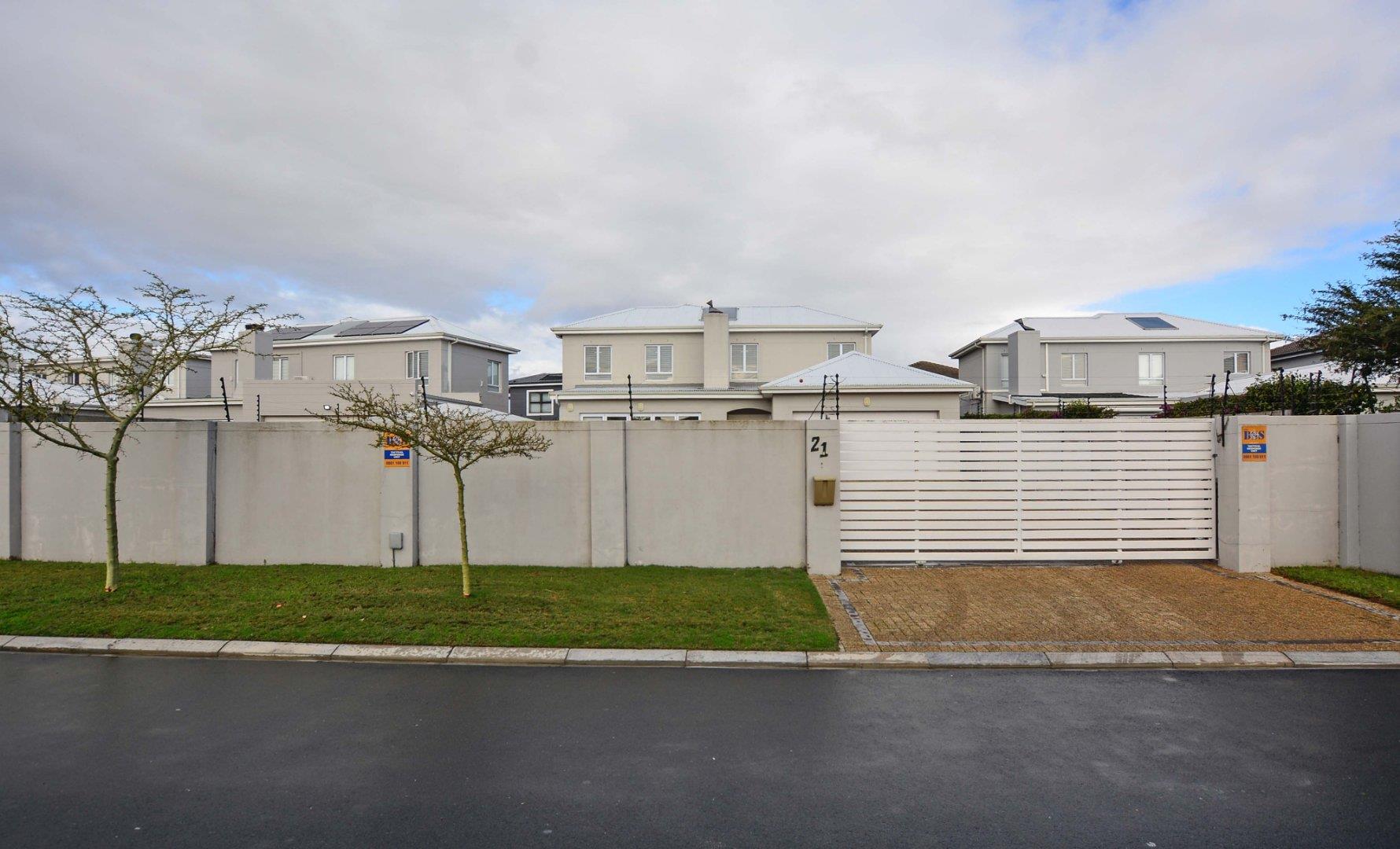 5 Bedroom House for sale in Parklands North P24114638541