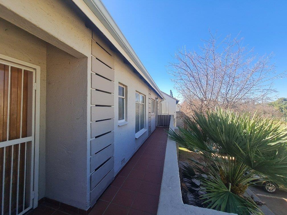 2 Bedroom Townhouse for sale in Eden Glen 37 Kirsten Mews, 52 Smith