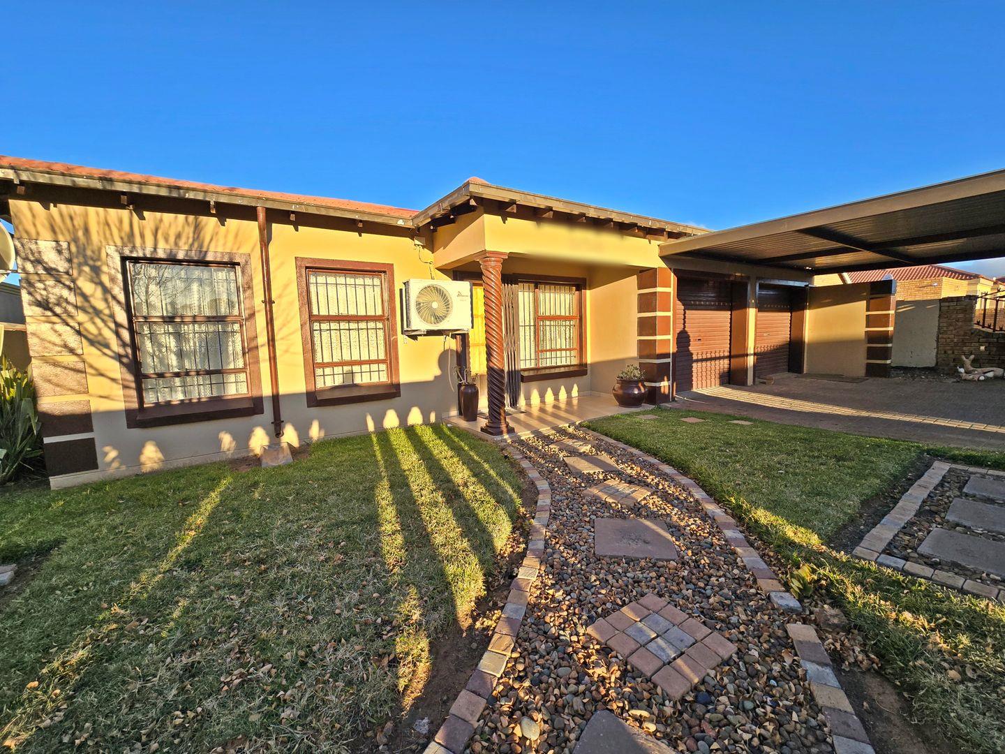 4 Bedroom House for sale in Vista Park P24114639419