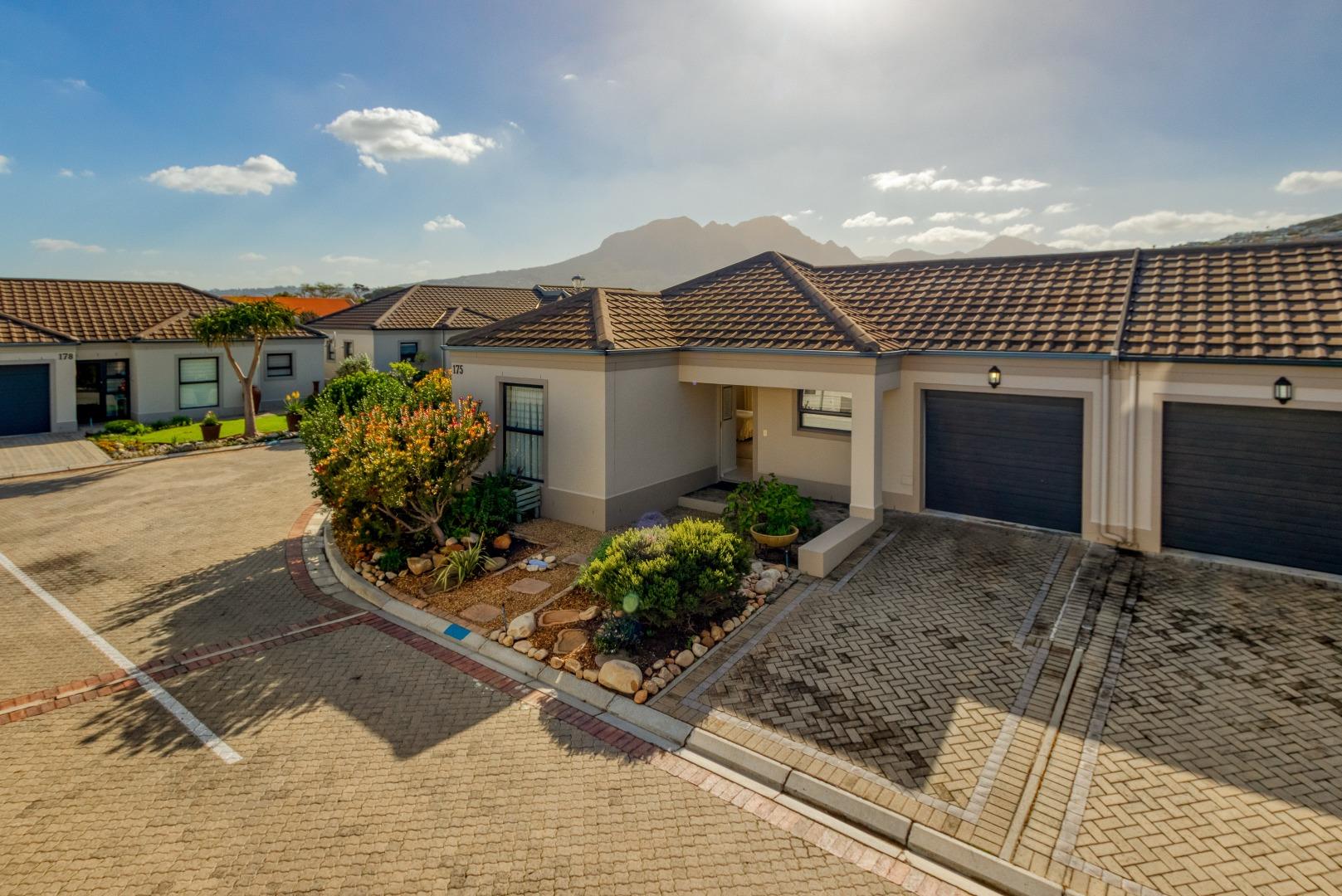 Townhouses for sale in Somerset West Somerset West Property