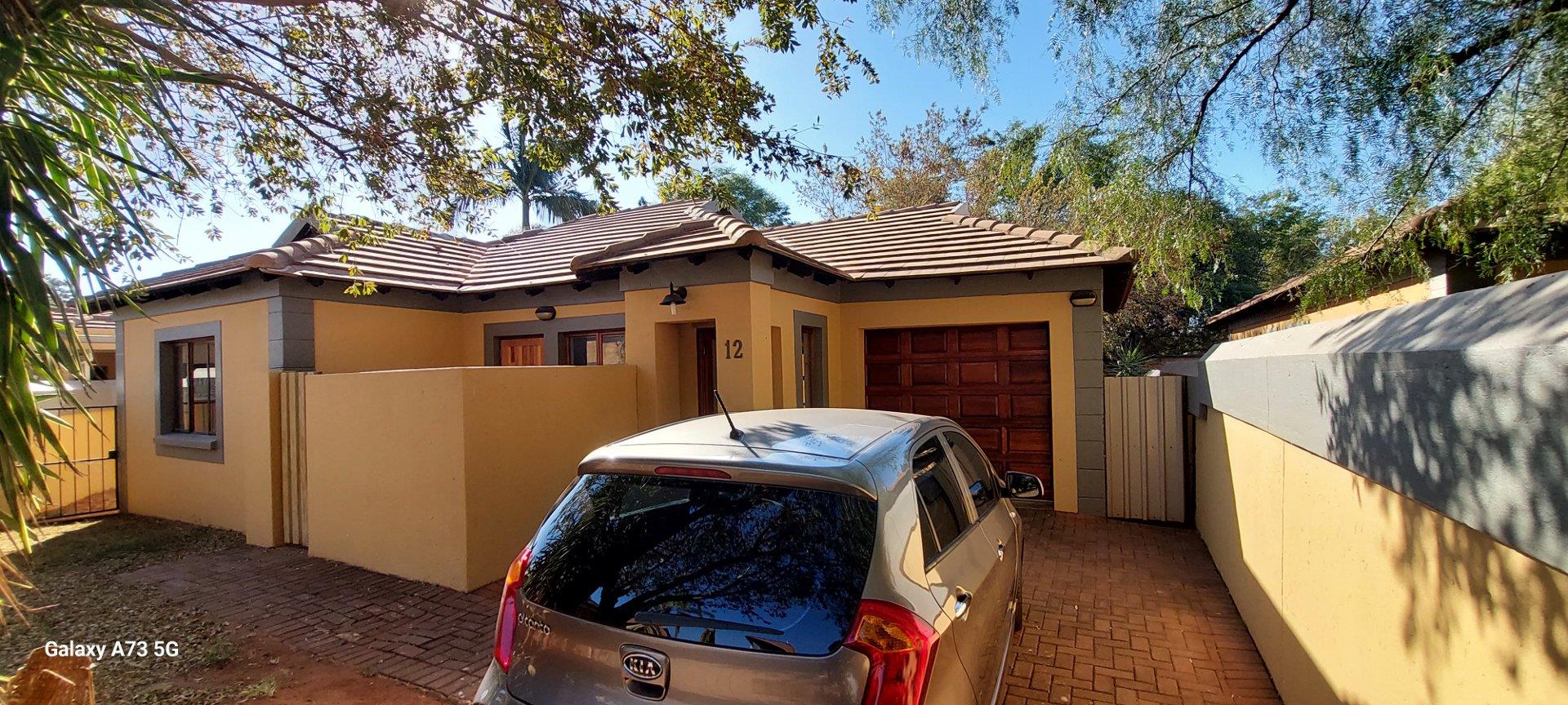 2 Bedroom House for sale in Heatherview P24114640223