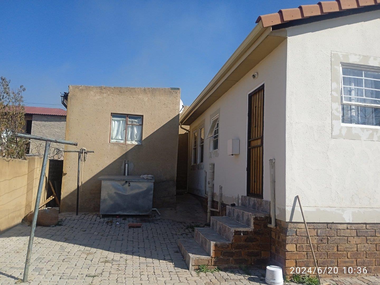 5 Bedroom House for sale in Cosmo City 10765 Cosmo City Ext 10 P24