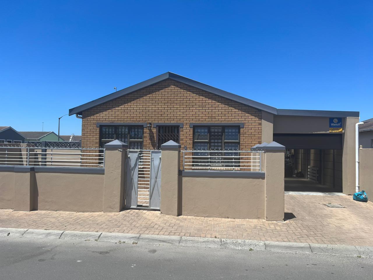 3 Bedroom House for sale in Philippi East P24113715690