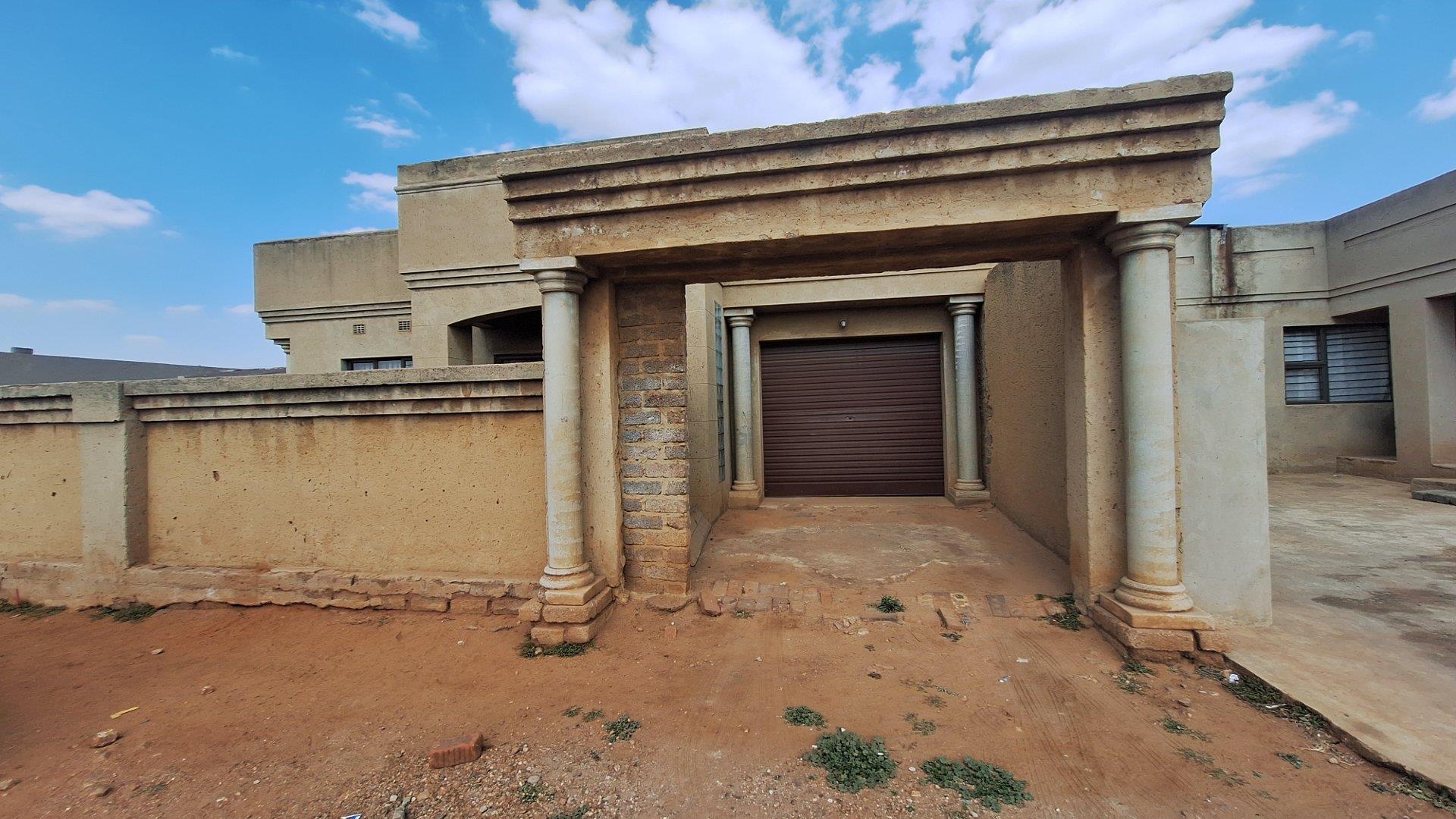 Tsolo, Katlehong Property Property and houses for sale in Tsolo