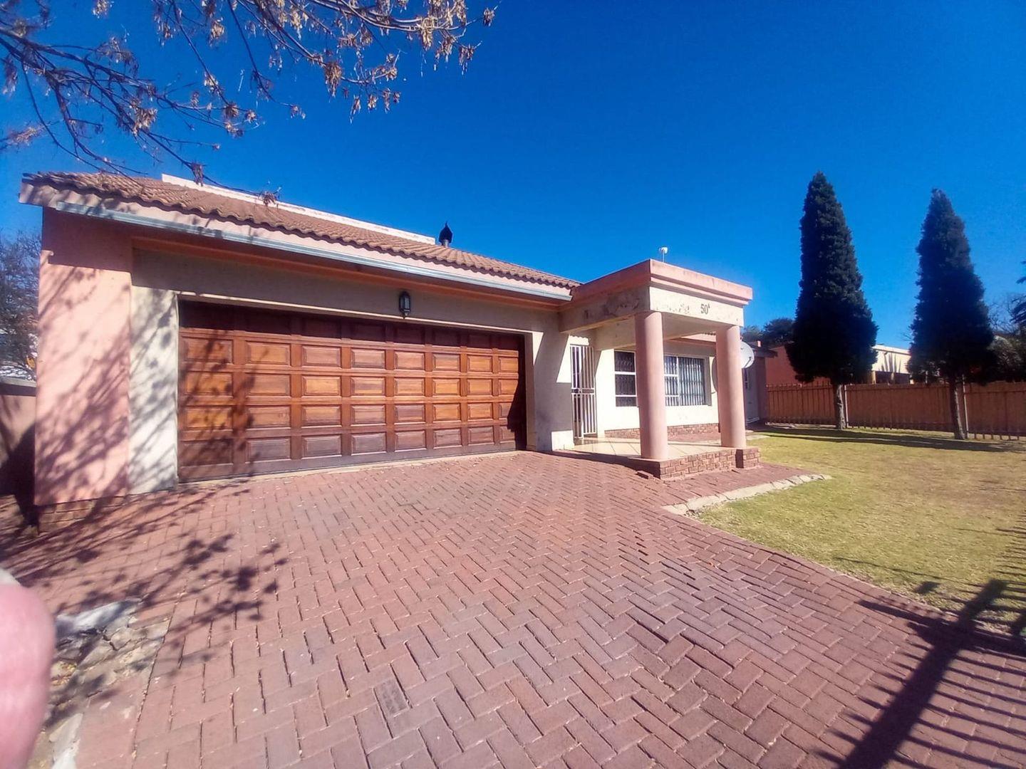 3 Bedroom House for sale in Kinross P24114643449