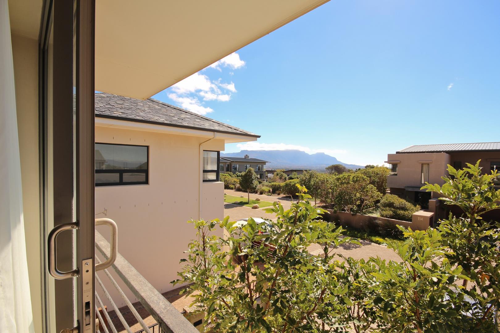 3 Bedroom House for sale in Stonehurst Mountain Estate P24107456552