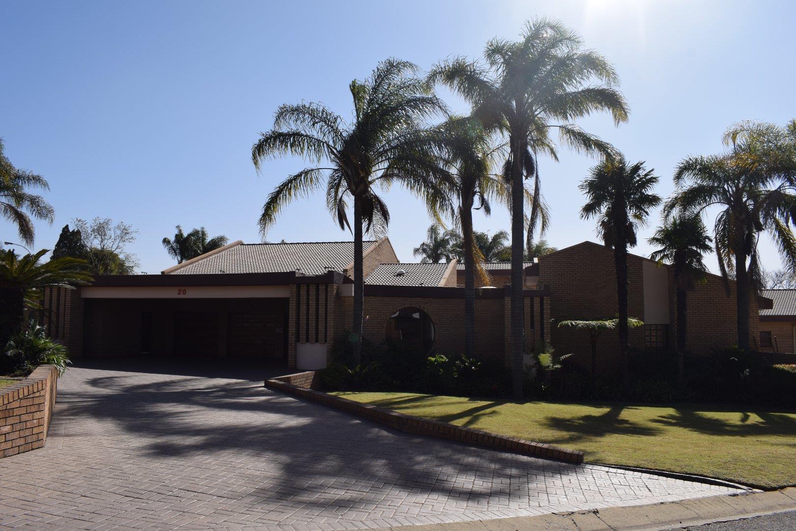 4 Bedroom House for sale in Die Heuwel P24114644220
