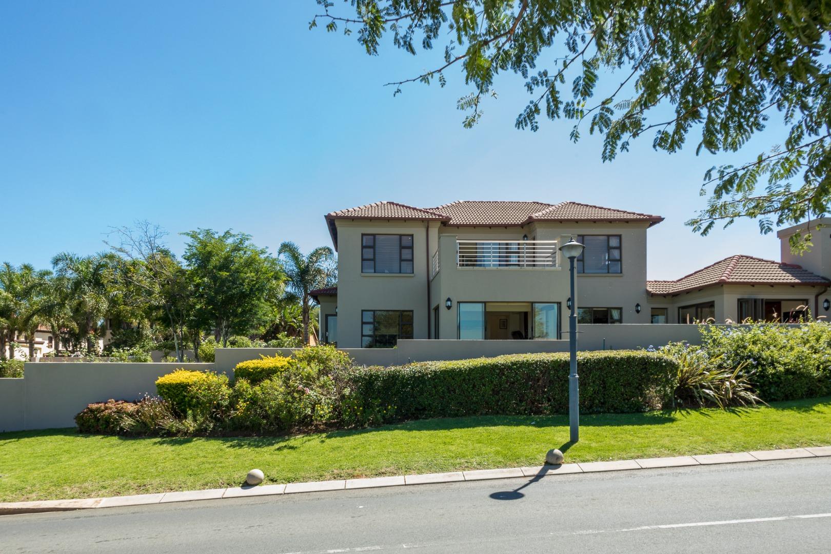 4 Bedroom House to rent in Eagle Canyon Golf Estate 1123 Colonial