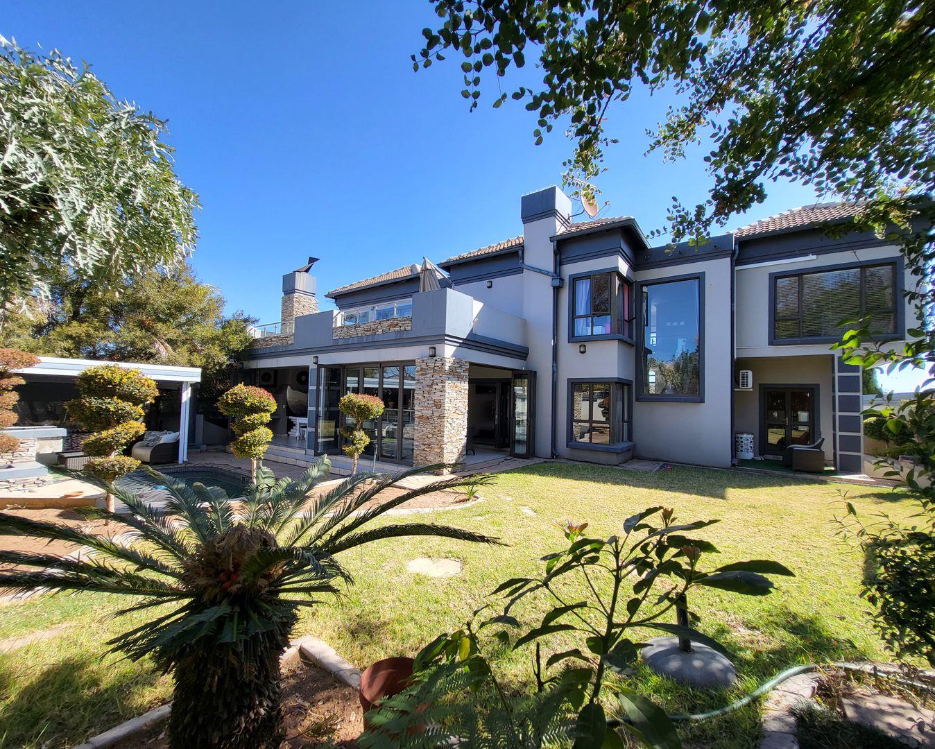 4 Bedroom House for sale in Blue Valley Golf Estate P24114644489