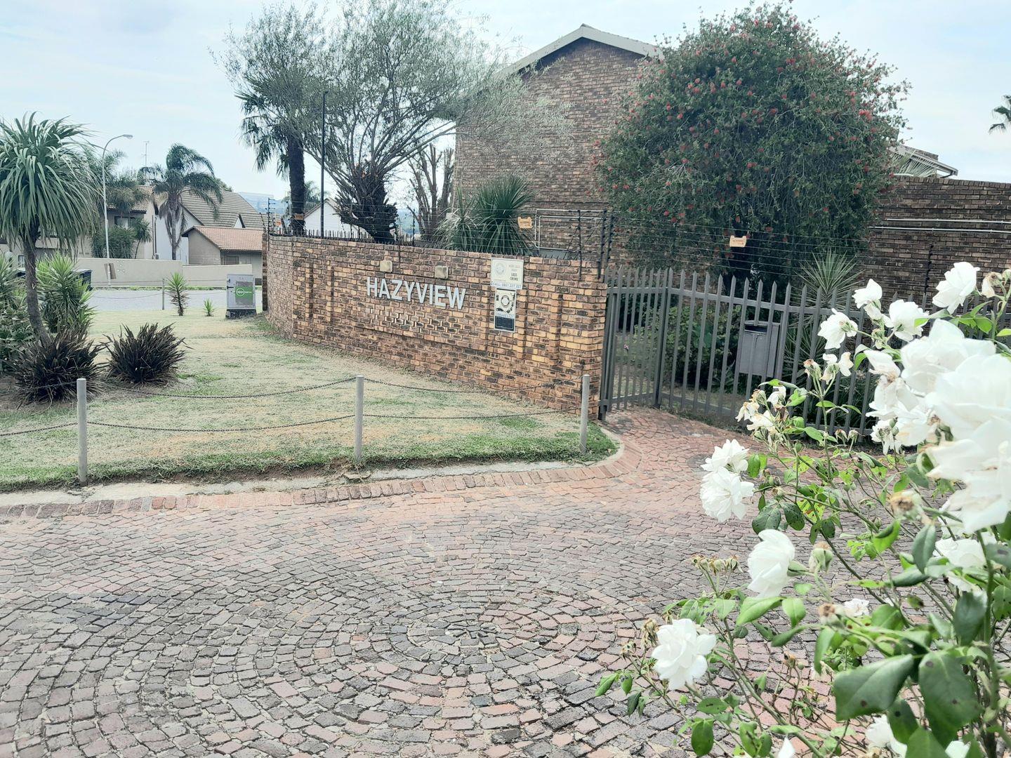 3 Bedroom Townhouse for sale in Corlett Gardens P24114170531