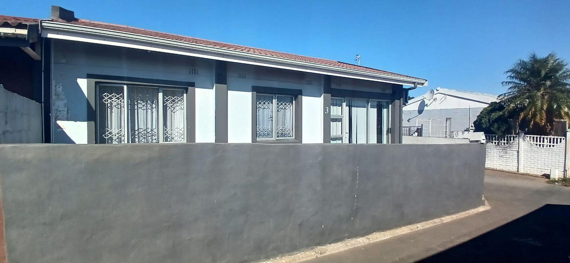 3 Bedroom House for sale in Austerville P24114645256