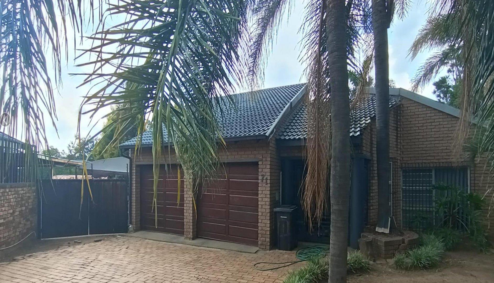 Sunward Park Property Houses for sale in Sunward Park Property24